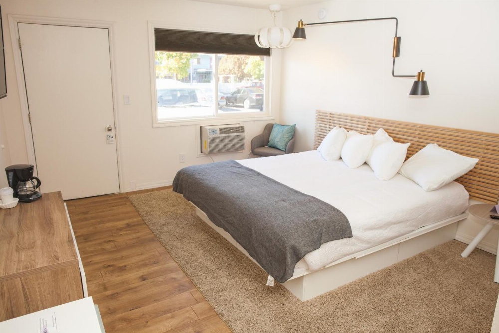 Monarch Motel Main image